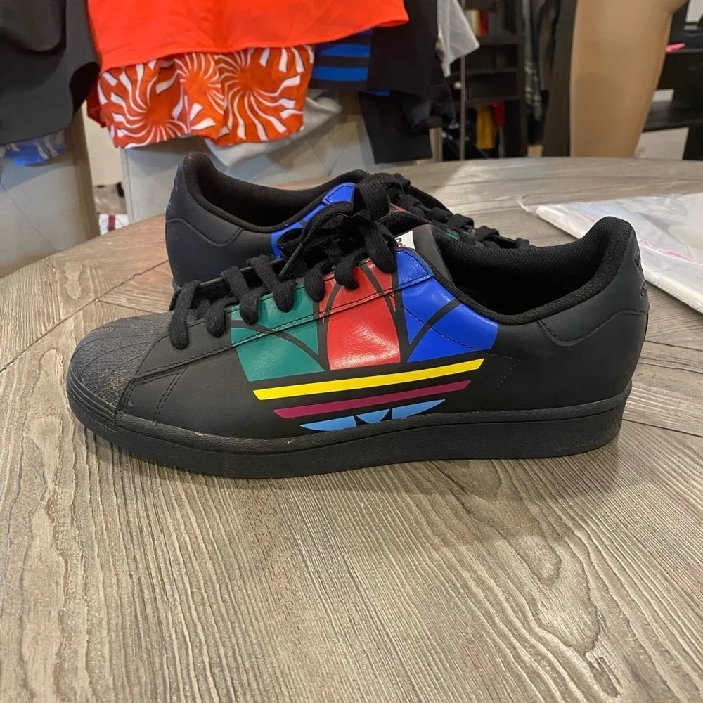 Adidas original *Pride Original* shoes size 10.5 ladies 9.5 men’s - Picture 4 of 5